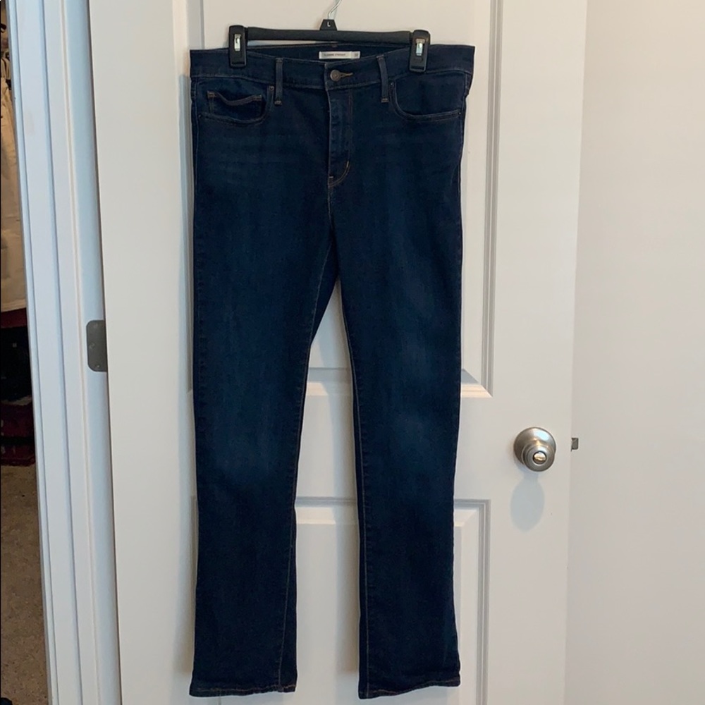 Women’s slimming straight leg Levi’s